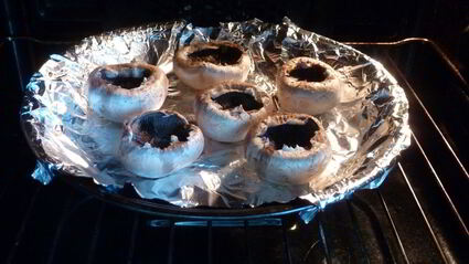 шампиньоны, фаршированные чечевицей