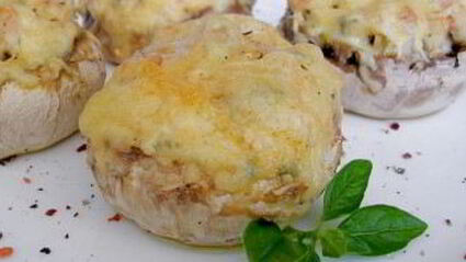 шампиньоны, фаршированные курицей