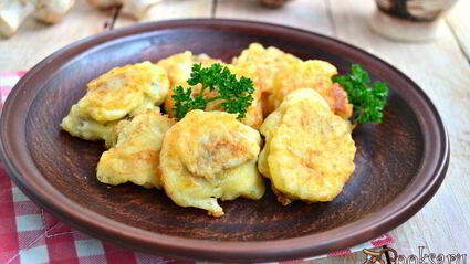 шампиньоны в сырном кляре