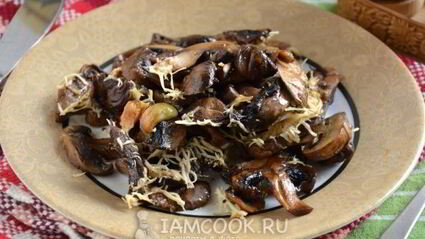 шампиньоны, запеченные с сыром и чесноком