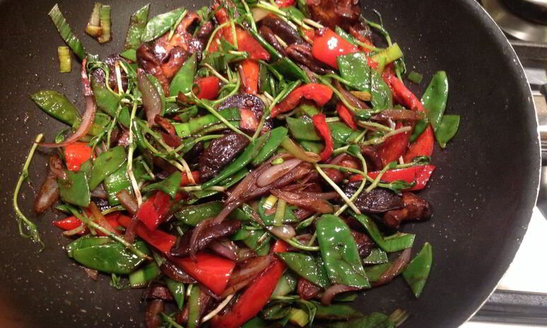 Рецепт удон с овощами, жаренными в соусе мисо