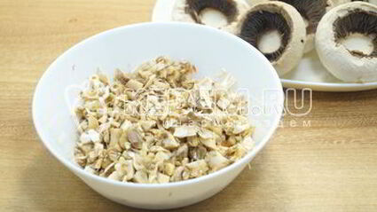 запеченные шампиньоны с овощами