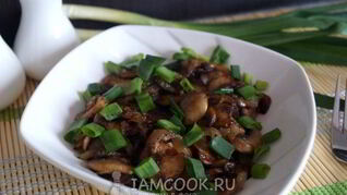 Жареные шампиньоны с луком