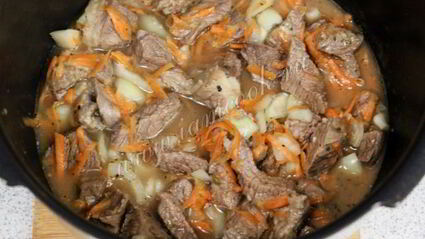 гуляш из говядины в мультиварке