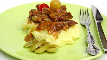 гуляш из говядины в мультиварке