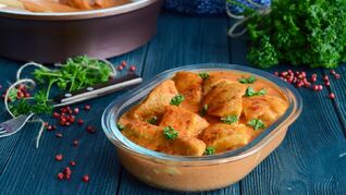 Гуляш из индейки с подливкой