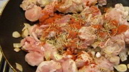 гуляш из кролика с подливкой