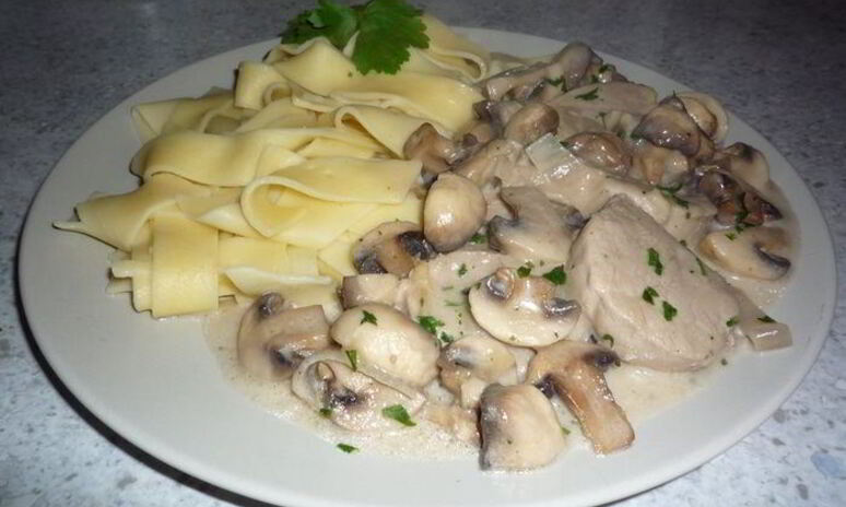 Рецепт гуляш из свинины с шампиньонами