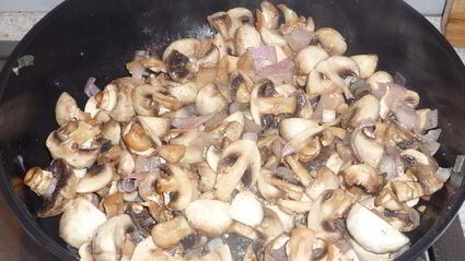 гуляш из свинины с шампиньонами