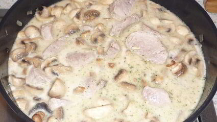 гуляш из свинины с шампиньонами