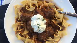 Гуляш с мясом