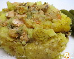 Картофельное пюре с лососем в мультиварке