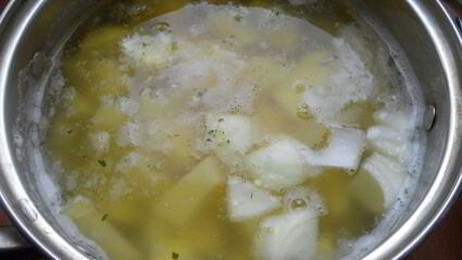 картофельное пюре с луком и куркумой