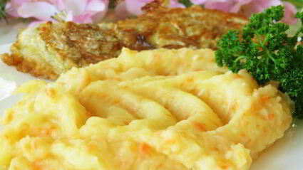 картофельное пюре с морковью и сыром пармезан