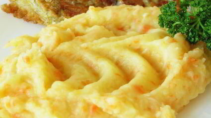 картофельное пюре с морковью и сыром пармезан