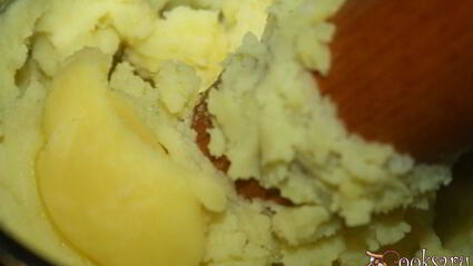 картофельное пюре с плавленым сыром и топленым сливочным маслом невесомость