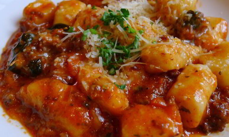 Рецепт картофельные клецки с томатным соусом