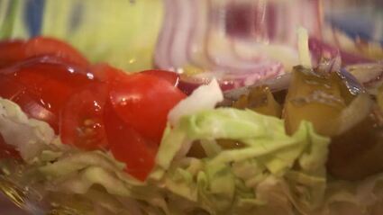 фалафель с треской и тремя соусами