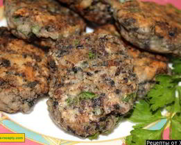 Грибные котлеты из белых грибов с петрушкой
