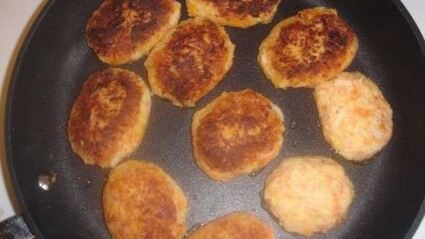 котлетки из крабовых палочек