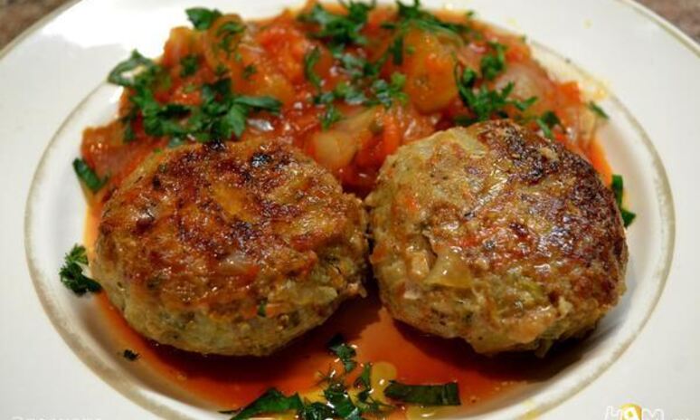 Рецепт котлетки с овощным рагу