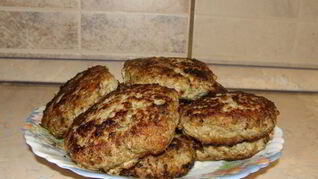 Котлеты из говядины с кабачками