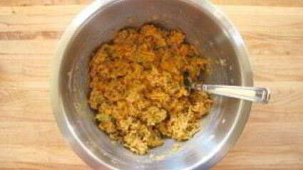 котлеты из лосося с луком