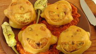 Котлеты-привидения с пряным тыквенным соусом