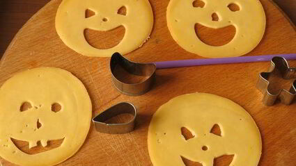 котлеты-привидения с пряным тыквенным соусом