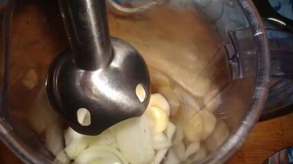 котлеты с розмарином в беконе