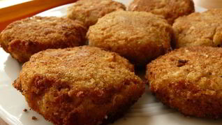 Котлеты в панировочных сухарях