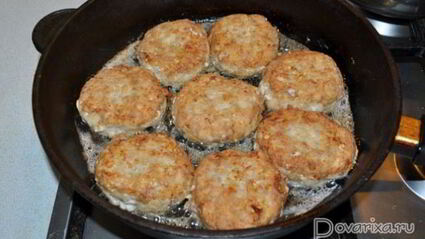 котлеты в сливочно-сырном соусе