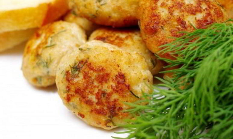 Рецепт куриные котлетки с ананасами и сыром