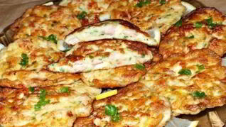 Куриные котлеты по-французски с зеленым луком