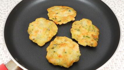 рубленные котлетки из семги с шампиньонами