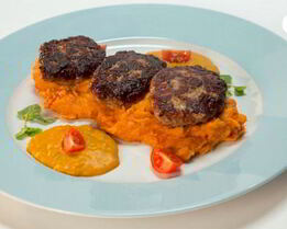 Утиные котлеты с красным пюре