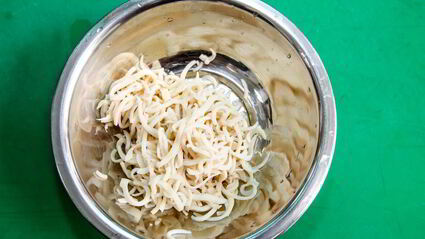 лапша из кальмаров в кисло-сладком соусе