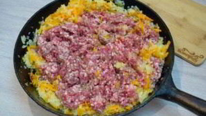 лазанья под соусом болоньезе