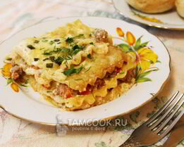 Лазанья с фаршем, помидорами и сыром