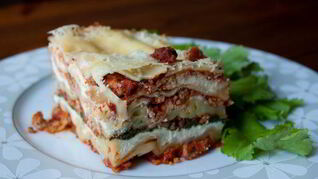 Лазанья с индейкой и шпинатом