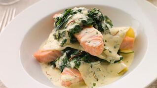 Лазанья с лососем и шпинатом