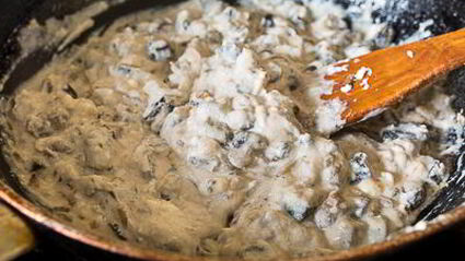 лазанья с мясом и лесными грибами