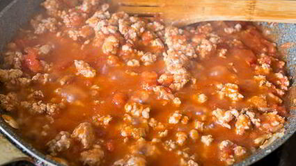 лазанья с мясом и лесными грибами