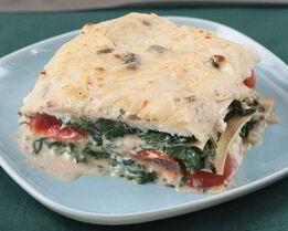 Лазанья с рикоттой, шпинатом и черри