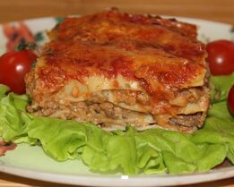 Мясная лазанья с грибным соусом