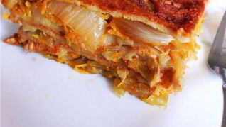 Русская лазанья с квашеной капустой и ореховым соусом