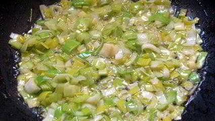 домашняя красная музыкальная паста с соусом из кальмаров