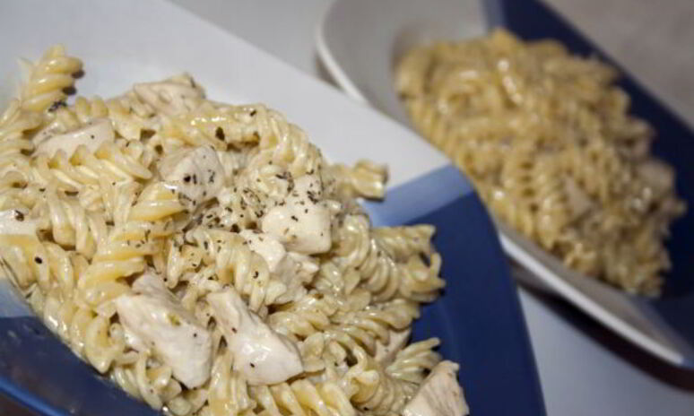 Рецепт фузилли паста в сливочном соусе с курицей