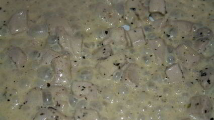 фузилли паста в сливочном соусе с курицей