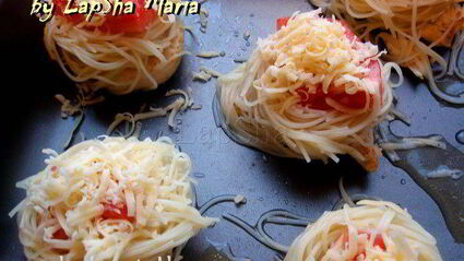 гнезда из спагетти с куриным филе